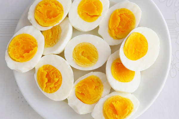 Ăn trứng gà chỉ cần 1 thao tác nhỏ này sẽ mang lại lợi ích tuyệt vời cho sức khỏe - Ảnh 2.