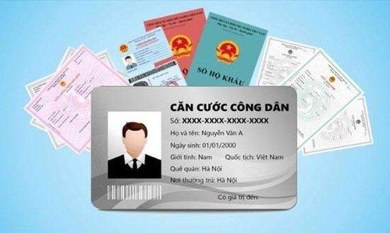 Thủ tướng: Kh&ocirc;ng y&ecirc;u cầu người d&acirc;n giải quyết thủ tục h&agrave;nh ch&iacute;nh phải xuất tr&igrave;nh, nộp sổ hộ khẩu - Ảnh 1.