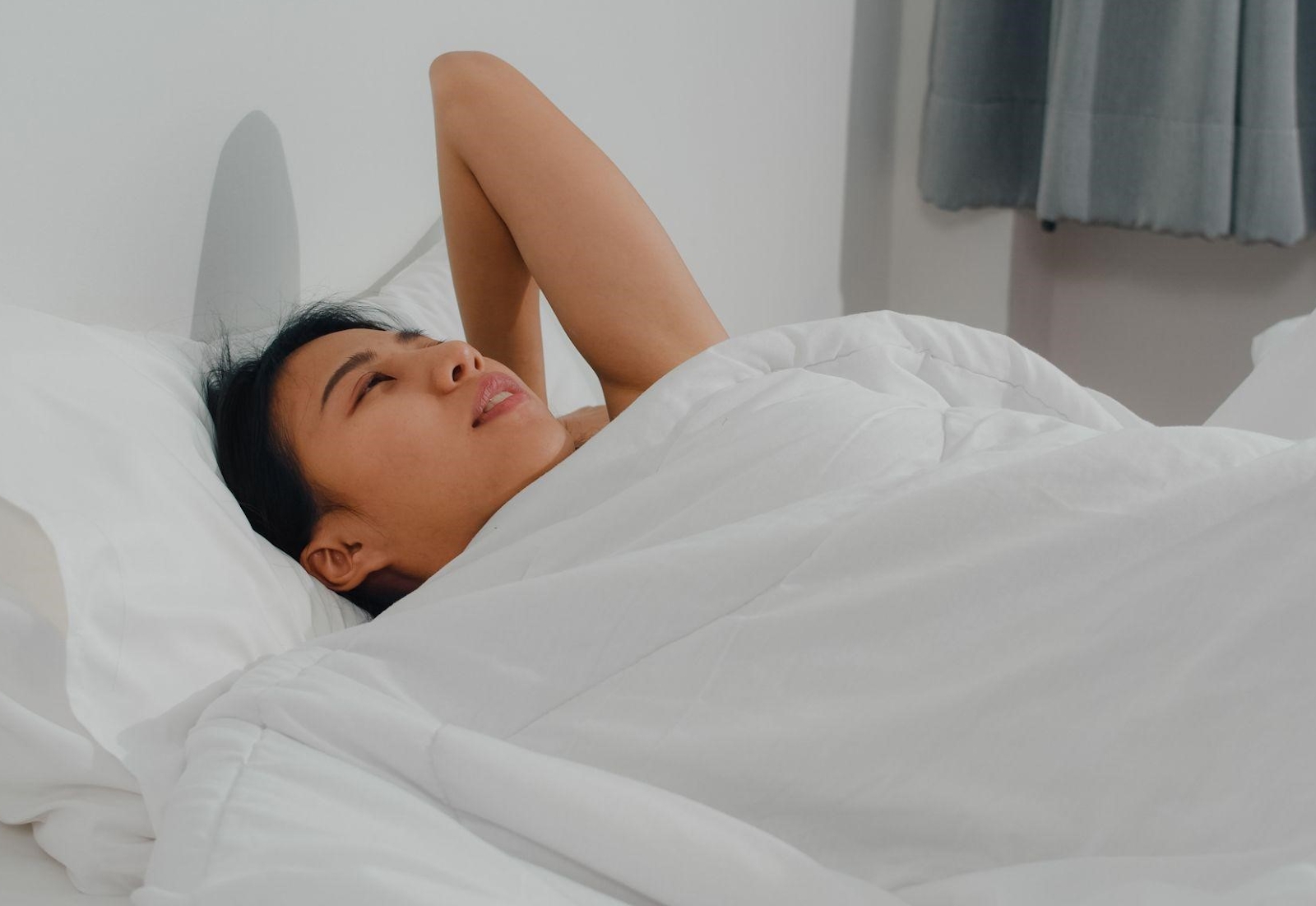 4 dấu hiệu khi ngủ cho thấy cơ thể phụ nữ đang lão hóa nhanh - Ảnh 2.