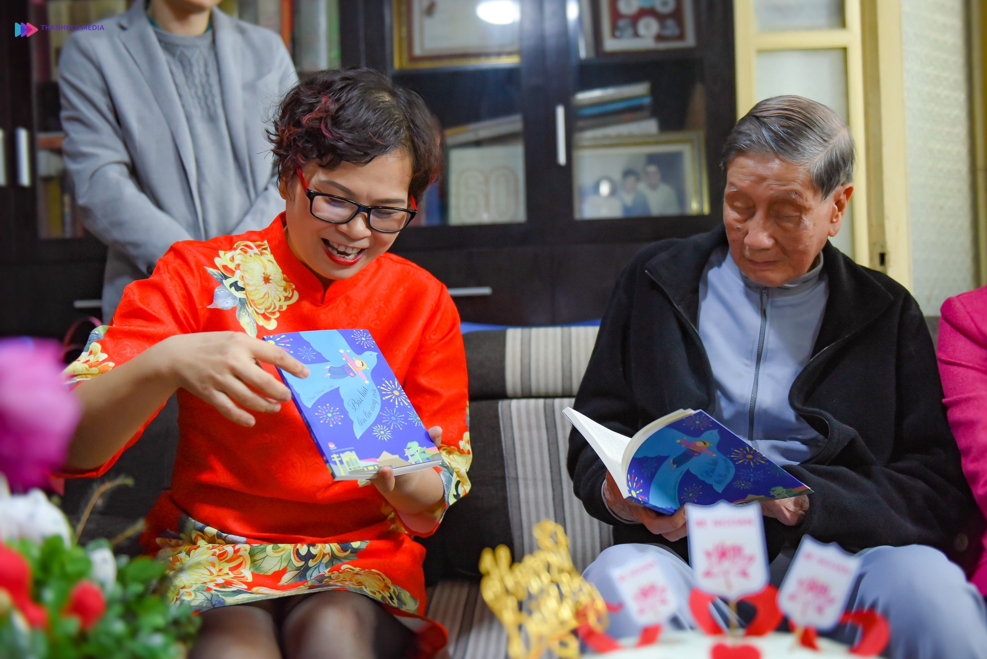 93 tuổi, nhạc sĩ Phạm Tuyên 'làm bạn' với máy thở oxy và khí dung - Ảnh 3.