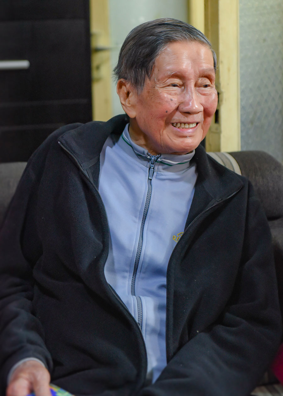 93 tuổi, nhạc sĩ Phạm Tuyên 'làm bạn' với máy thở oxy và khí dung - Ảnh 9.