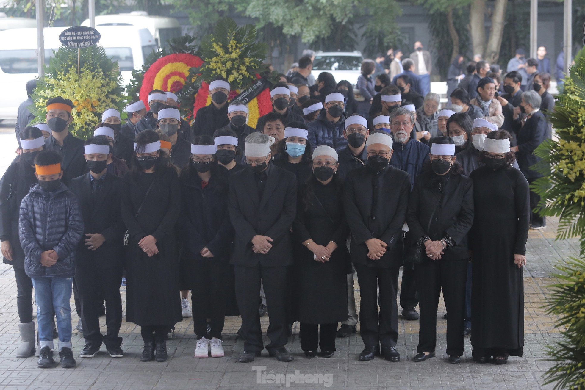 Giây phút xúc động ở lễ tang nhà giáo nhân dân Thái Thị Liên - Ảnh 2.
