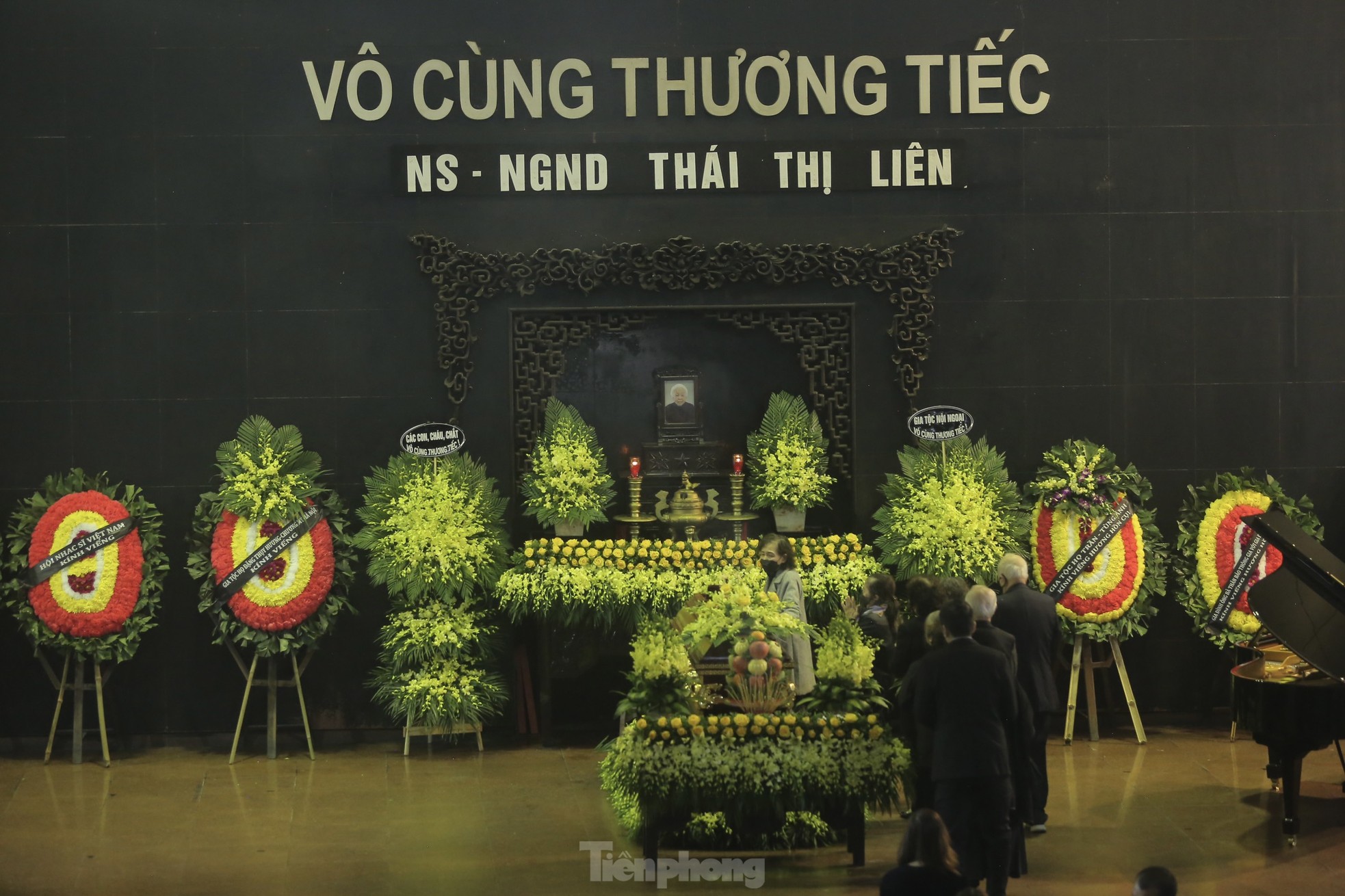 Giây phút xúc động ở lễ tang nhà giáo nhân dân Thái Thị Liên - Ảnh 1.