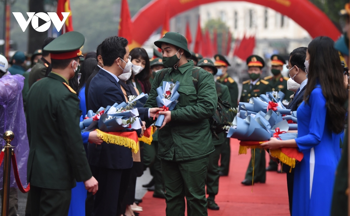 Sáng nay, Hà Nội tổ chức lễ giao nhận quân đồng loạt tại 30 quận, huyện - Ảnh 1.