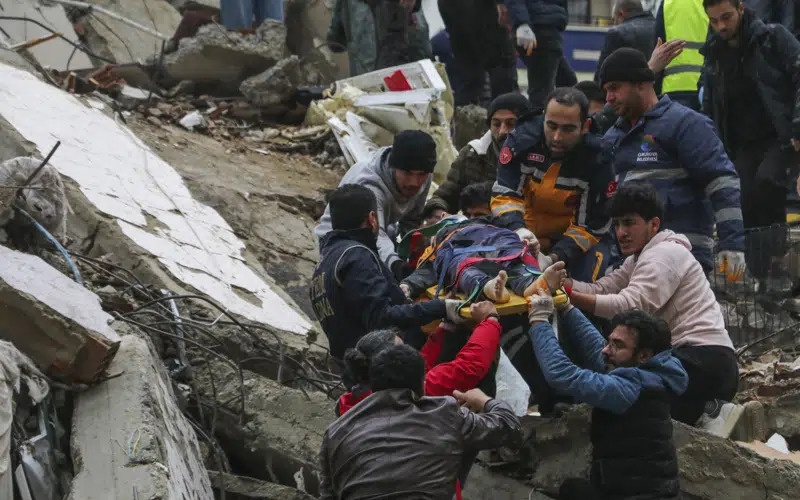 Thêm động đất ở Thổ Nhĩ Kỳ sau thảm họa hơn 1.300 người chết