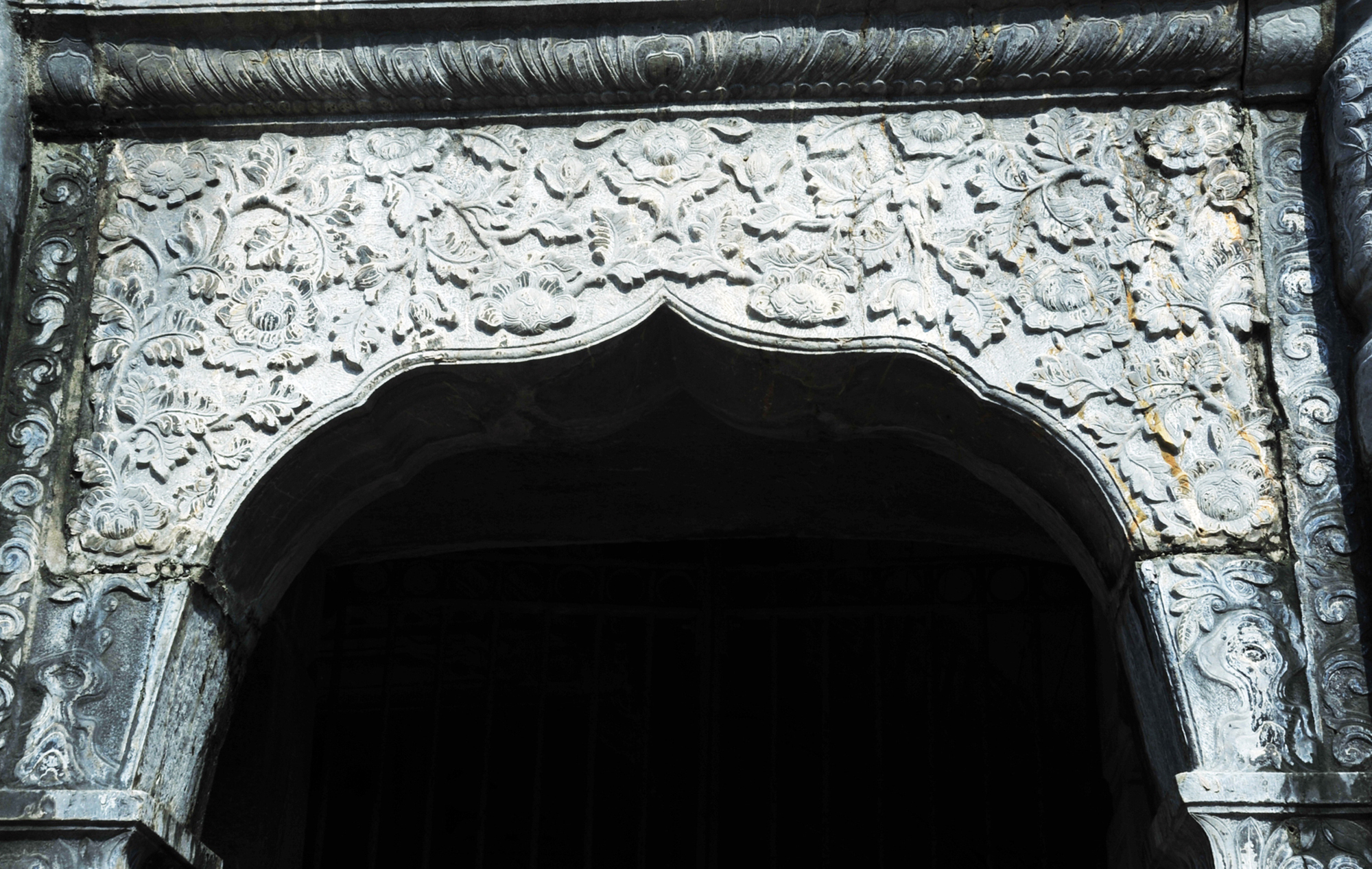 Chiêm ngắm ngôi nhà thờ được làm hoàn toàn bằng đá ở Ninh Bình - Ảnh 13.