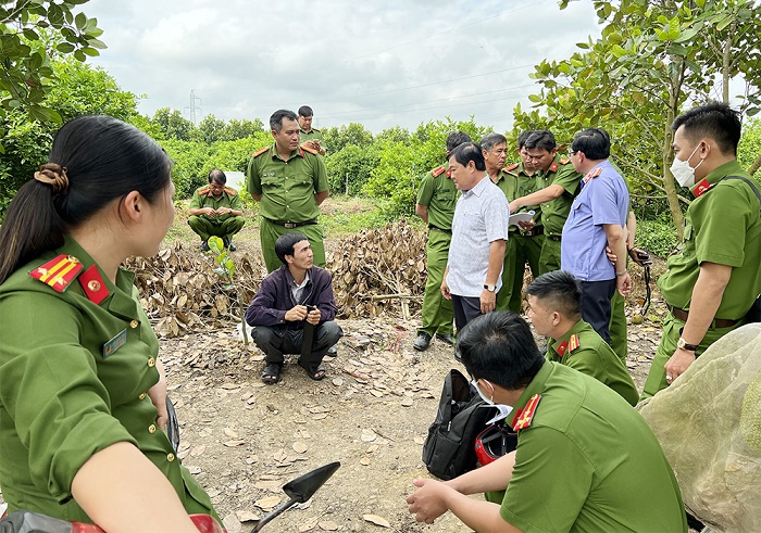 Thực nghiệm điều tra vụ giết người, cướp tài sản trong vườn mít - Ảnh 2.