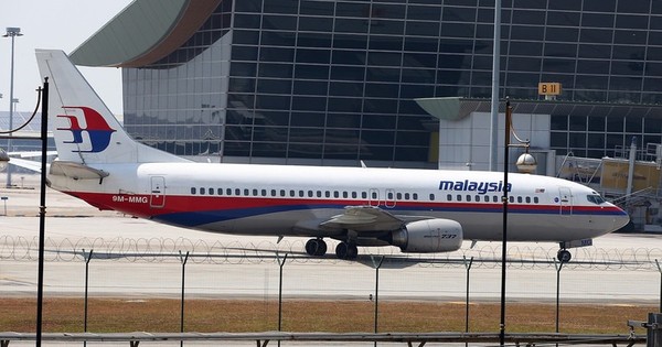 Chính quyền Malaysia được kêu gọi mở lại cuộc tìm kiếm xác máy bay MH370 vì có manh mối mới - Ảnh 1.