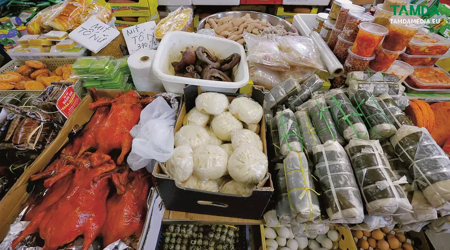 Hóa ra ở châu Âu cũng có một khu chợ gọi là &quot;CHỢ SAPA&quot; thân thương gần gũi bán toàn thực phẩm Việt - Ảnh 3.