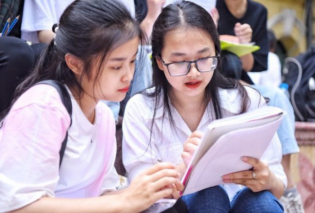 Lịch thi và phương thức tuyển sinh vào lớp 10 các trường THPT chuyên tại Hà  Nội