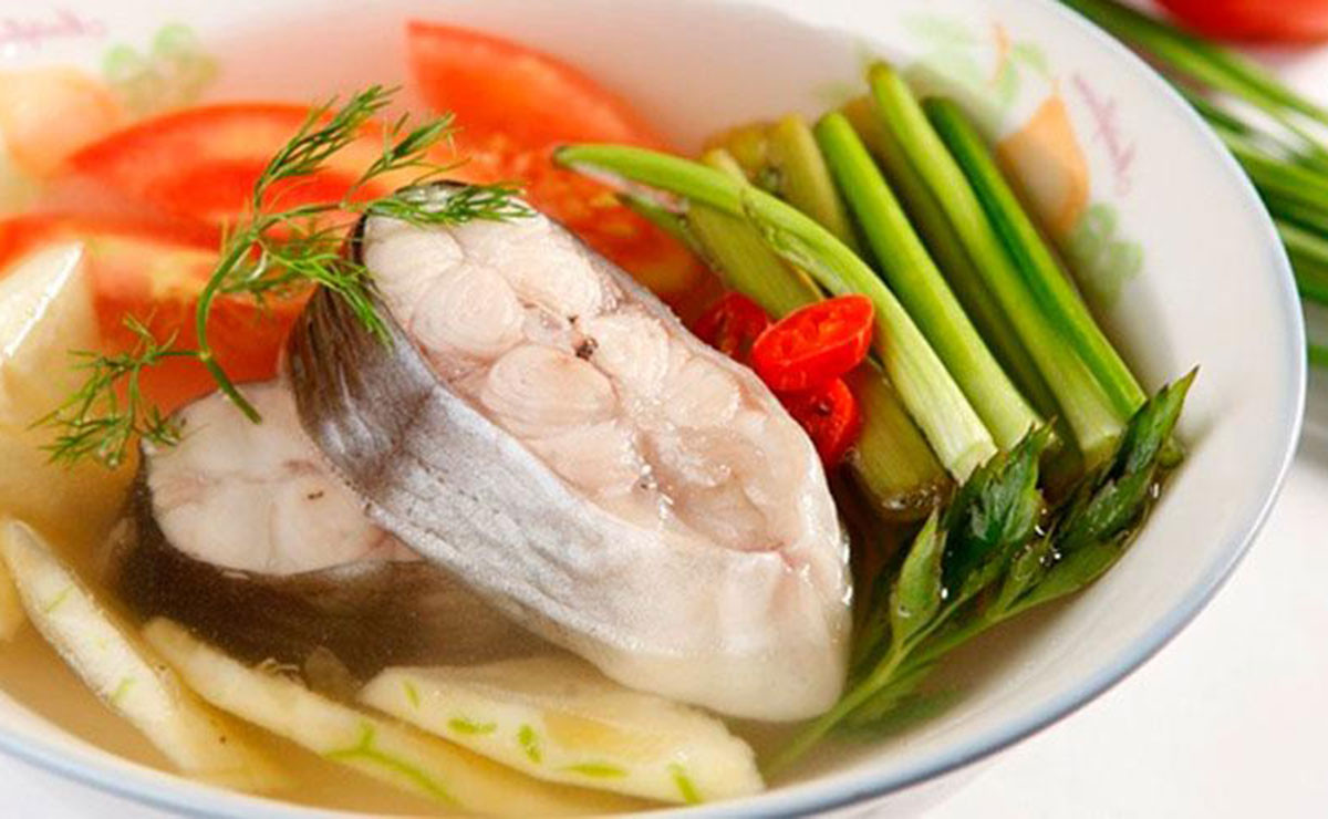 Cách làm cá nấu canh chua thanh mát chỉ trong 30 phút - Ảnh 2.