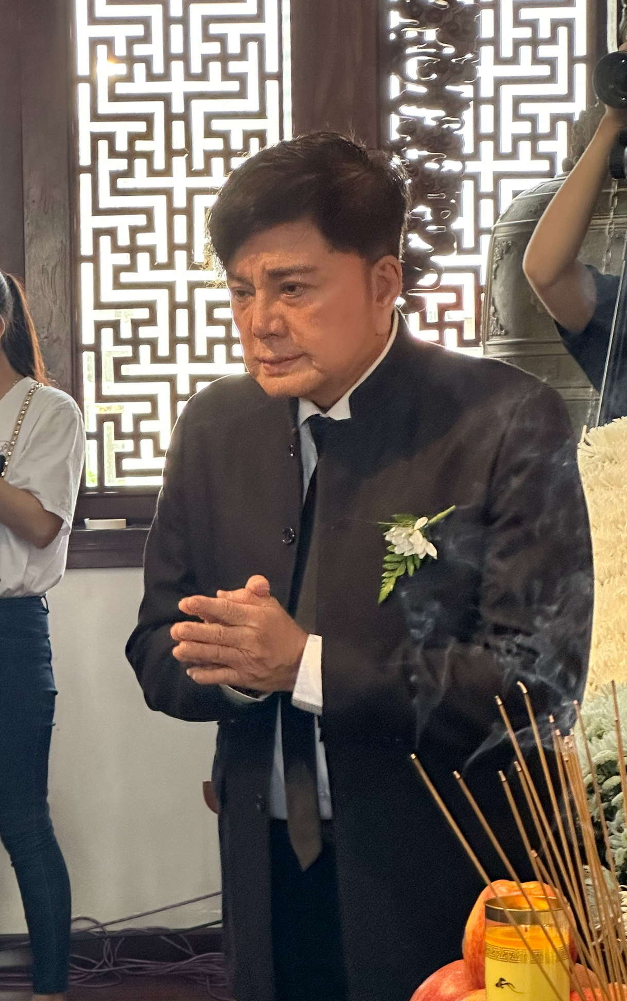 Nghệ sĩ Phú Quý bật khóc kể cuộc gặp cuối cùng với NSND Diệp Lang - Ảnh 4.