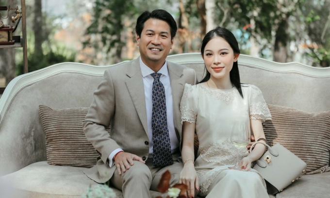 Phillip Nguyễn chi 2 tỷ đồng mua quà tặng khách mời dự đám cưới - Ảnh 1.