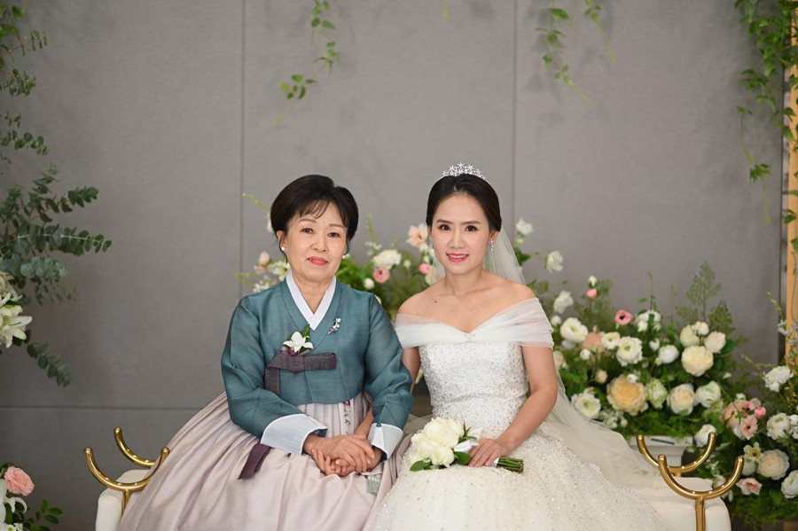 Mẹ chồng Hàn Quốc và cuốn sổ ghi chép 'thần kì' chinh phục nàng dâu Việt - Ảnh 2.