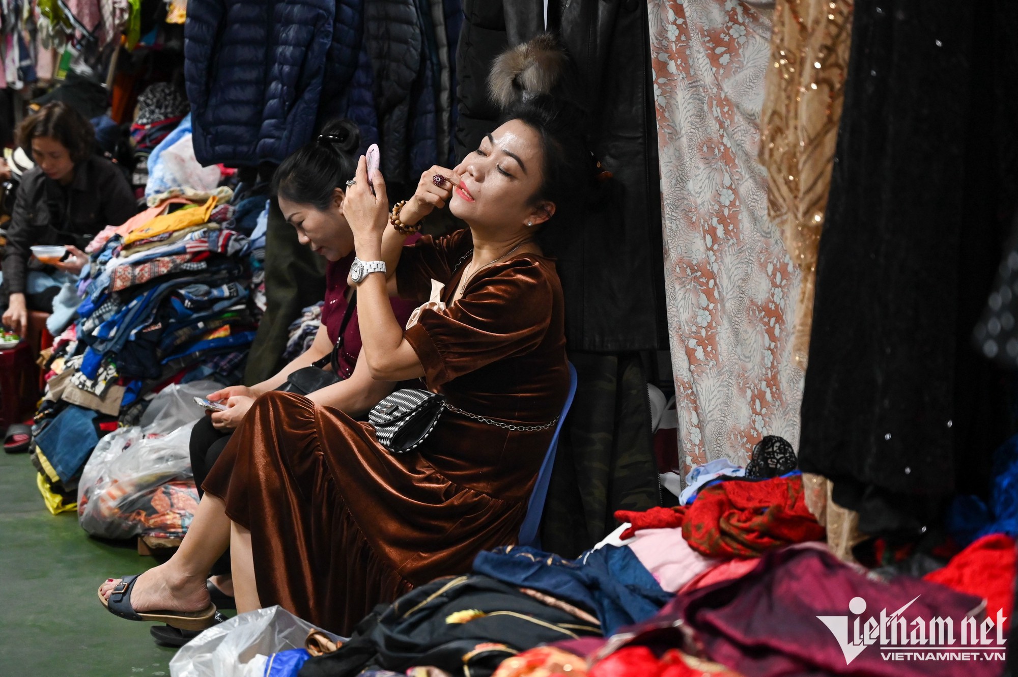 Hai khu chợ nổi tiếng của Hà Nội ế khách chưa từng thấy - Ảnh 20.