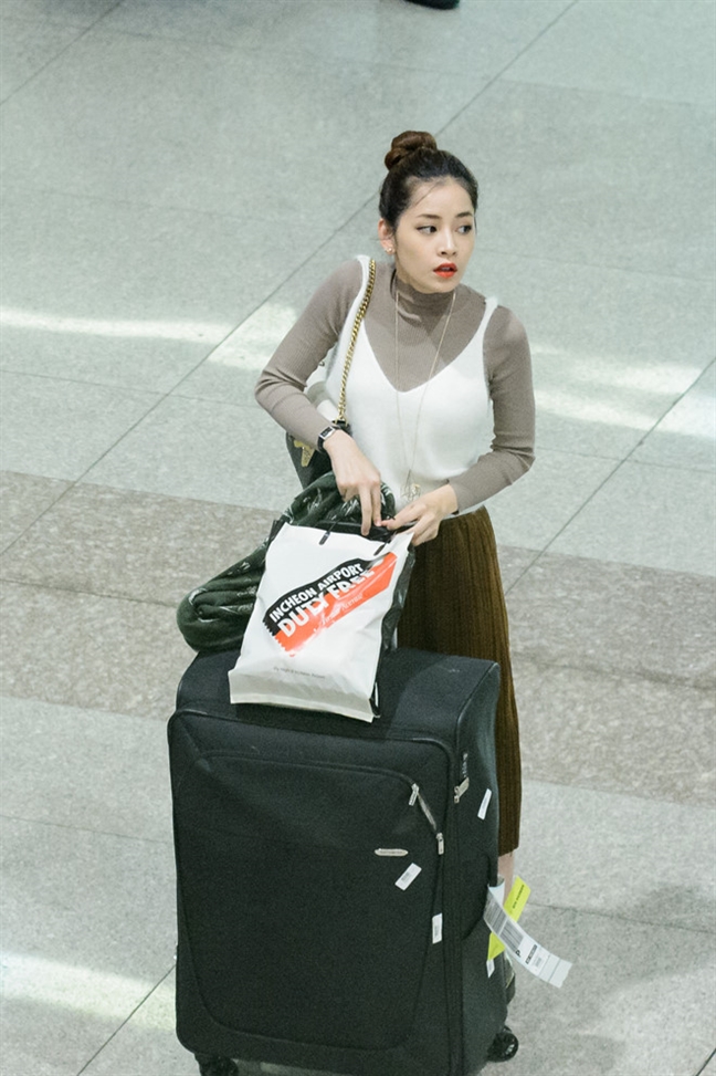 Chi Pu - cô bạn thân của Linh Rin biến sân bay thành sàn catwalk nhờ style cực chất - Ảnh 14.
