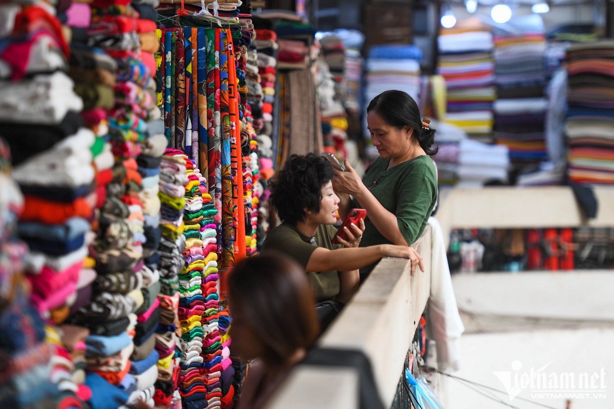 Hai khu chợ nổi tiếng của Hà Nội ế khách chưa từng thấy - Ảnh 8.