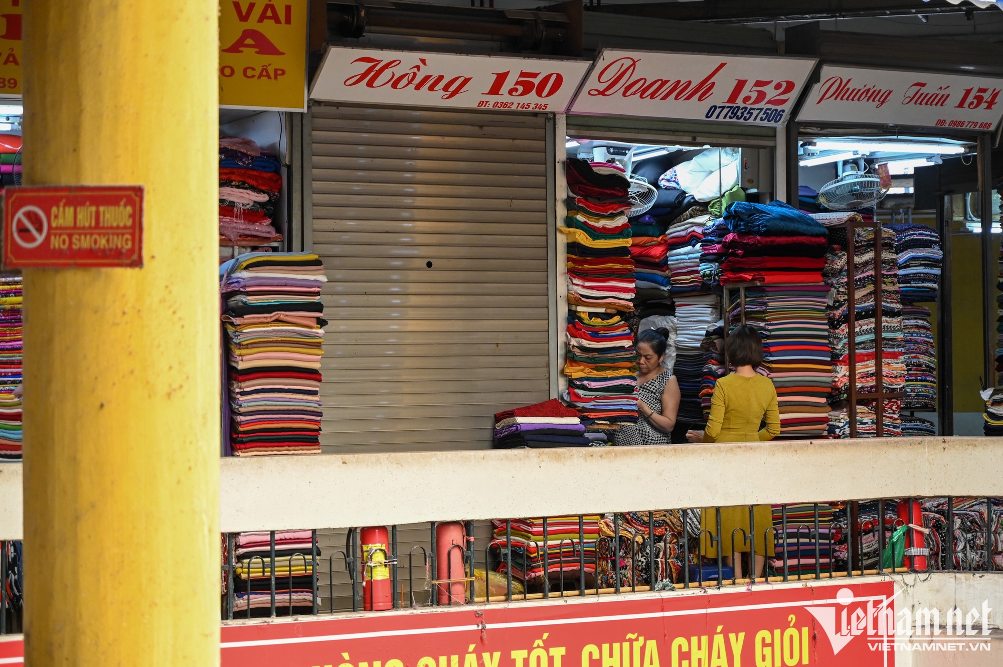 Hai khu chợ nổi tiếng của Hà Nội ế khách chưa từng thấy - Ảnh 3.