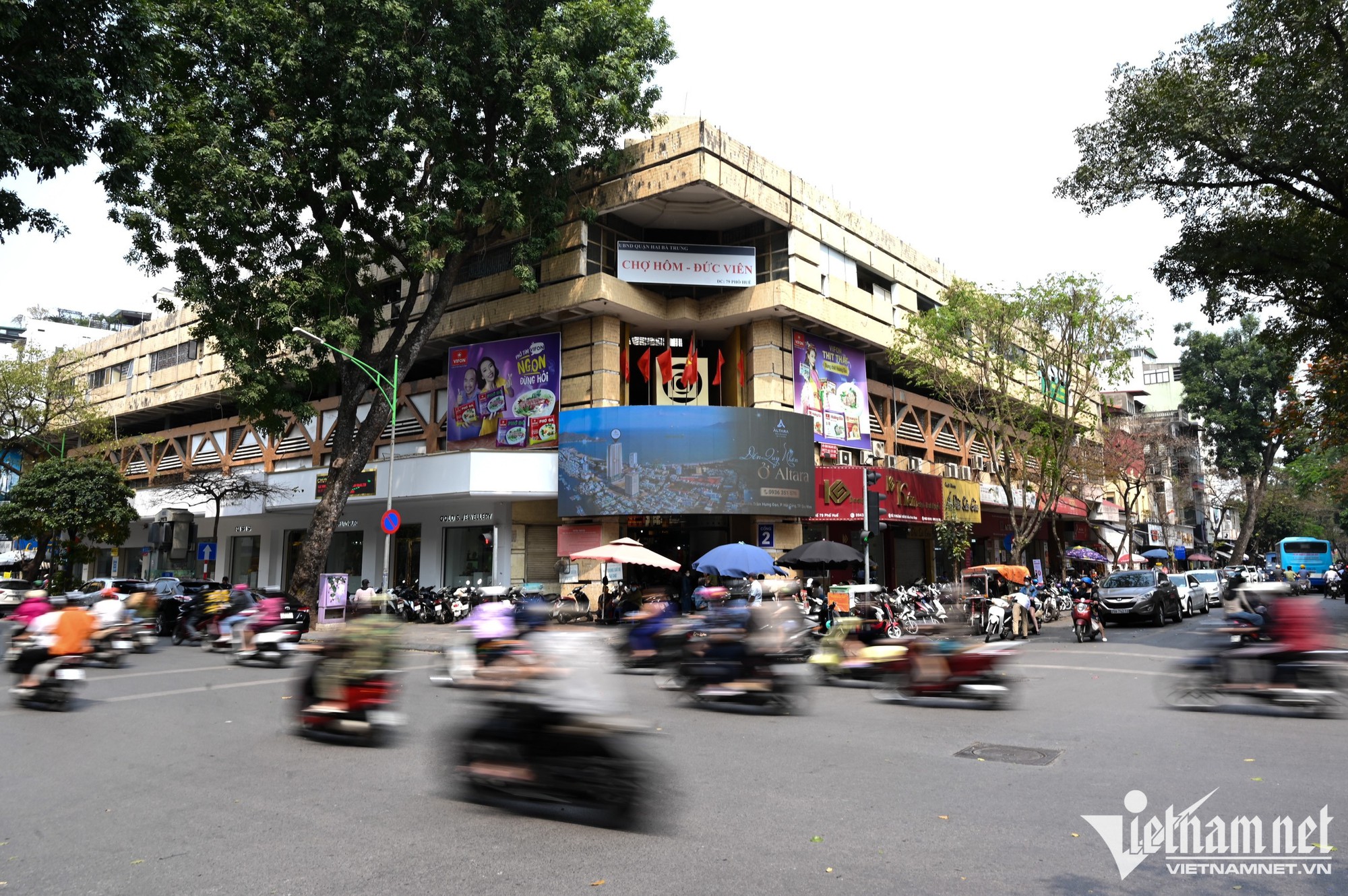 Hai khu chợ nổi tiếng của Hà Nội ế khách chưa từng thấy - Ảnh 1.