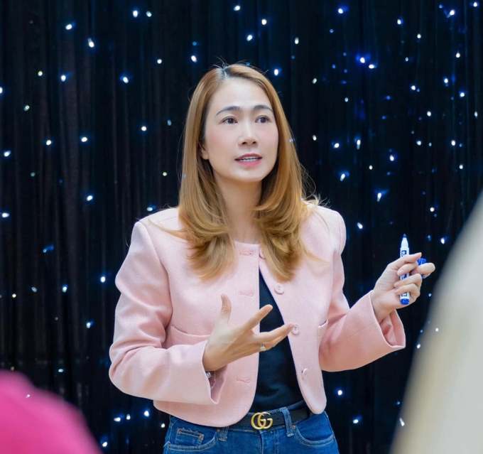 Thanh Thảo Hugo: Tuổi thơ nghèo khó, hôn nhân viên mãn bên chồng doanh nhân - Ảnh 3. Thanh Thảo Hugo: Tuổi thơ nghèo khó, hôn nhân viên mãn bên chồng doanh nhân - Ảnh 3.