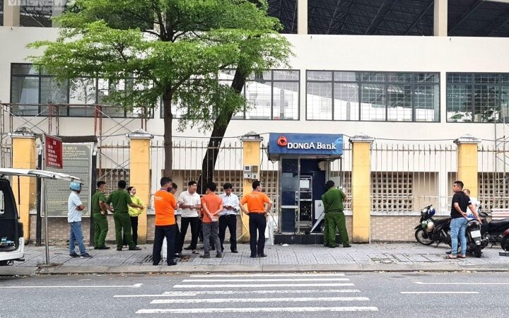 Truy tìm kẻ đập phá cây ATM giữa trung tâm Đà Nẵng để trộm tiền
