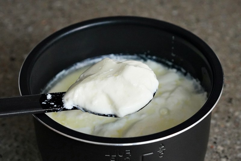Làm món sữa chua Hy Lạp dễ đến bất ngờ, chỉ cần nồi cơm điện là làm được! - Ảnh 3.