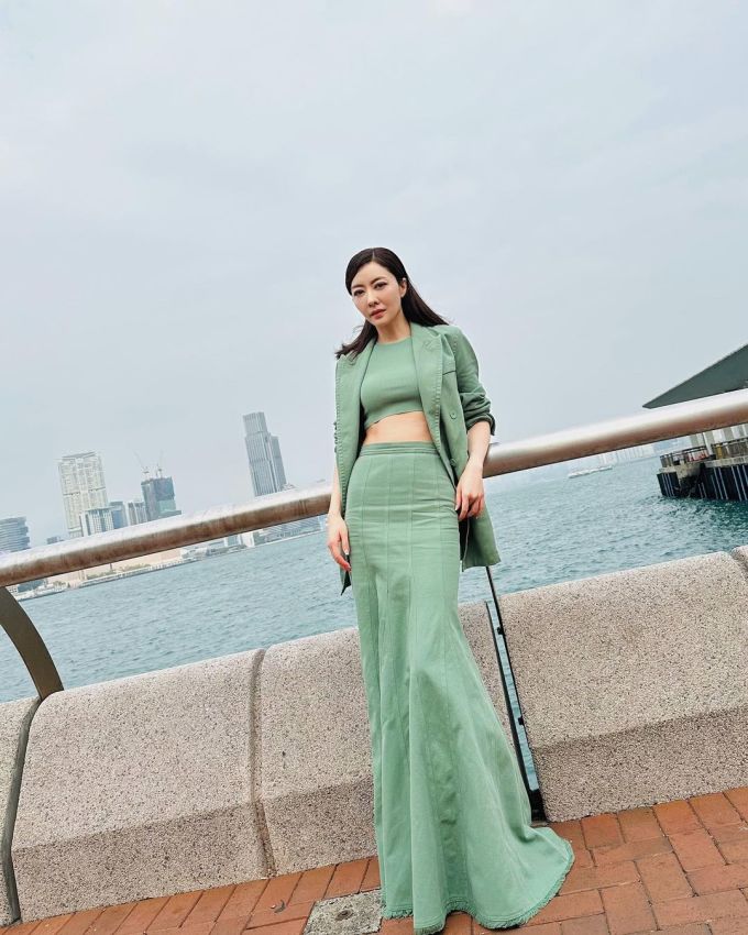 Thói quen ăn uống giúp 'phu nhân Diệp Vấn' giữ eo săn chắc - Ảnh 2. Thói quen ăn uống giúp 'phu nhân Diệp Vấn' giữ eo săn chắc - Ảnh 2.