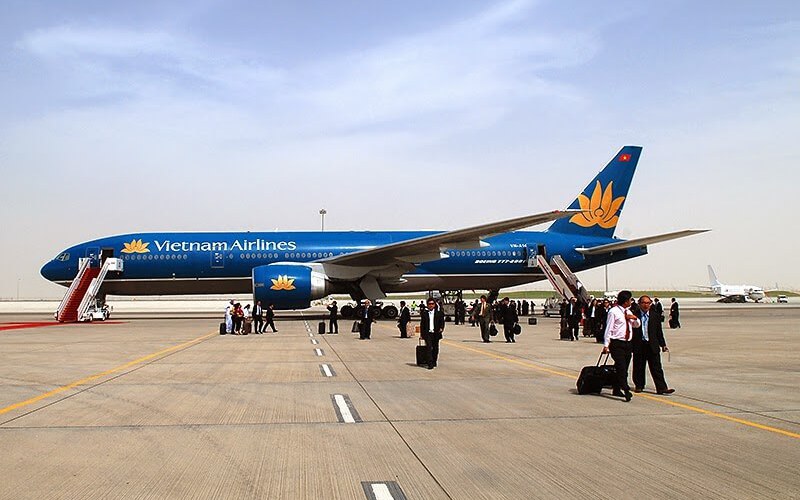 Giá vé máy bay nội địa "neo cao", nhiều người chọn du lịch nước ngoài trong dịp nghỉ lễ sắp tới