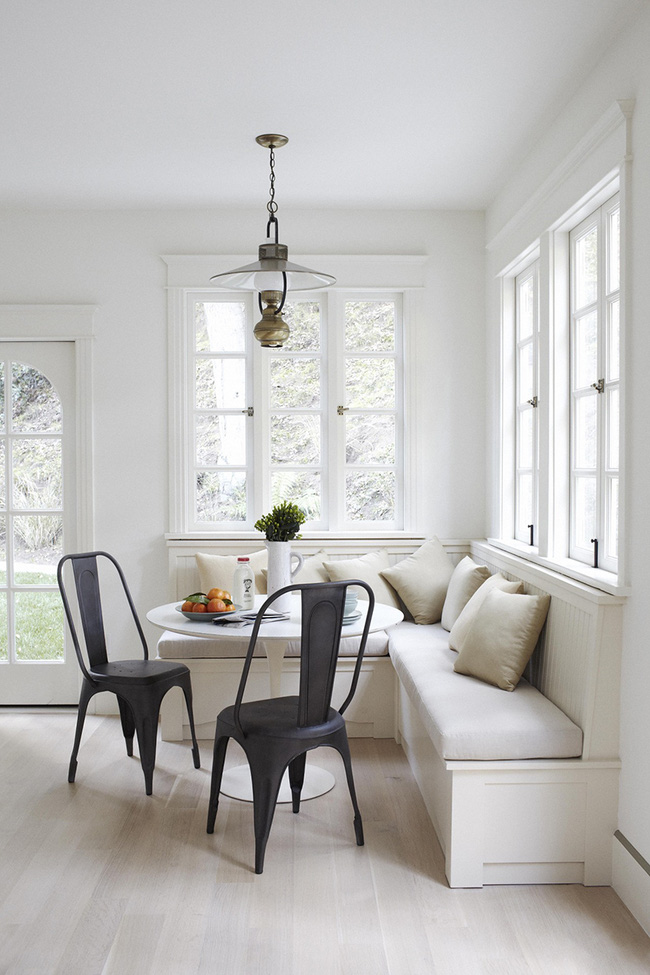 29 mẫu bàn ghế ăn khiến phòng ăn nhà bạn từ nhỏ hóa rộng thênh thang - Ảnh 2.
