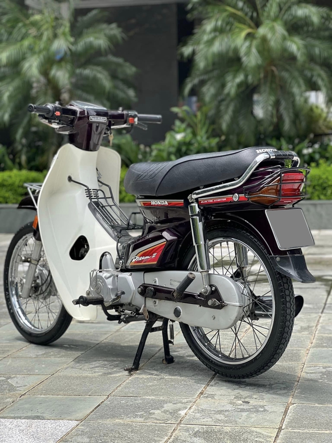 Xe máy "huyền thoại" từng khiến dân Việt mê mẩn: Choáng với chiếc Dream Thái  đắp chiếu 20 năm vẫn được đại gia trả cả tỷ đồng để sở hữu