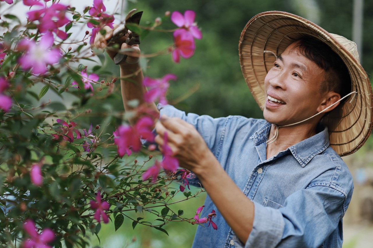 NSƯT Việt Hoàn: 60 tuổi giã từ sân khấu, ấp ủ xây nhà dưỡng lão nghệ sĩ - Ảnh 1.