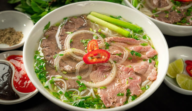 Khách Tây chấm điểm 4 món ăn Việt: Phở vẫn chưa phải món được điểm cao nhất - Ảnh 5. Khách Tây chấm điểm 4 món ăn Việt: Phở vẫn chưa phải món được điểm cao nhất - Ảnh 5.