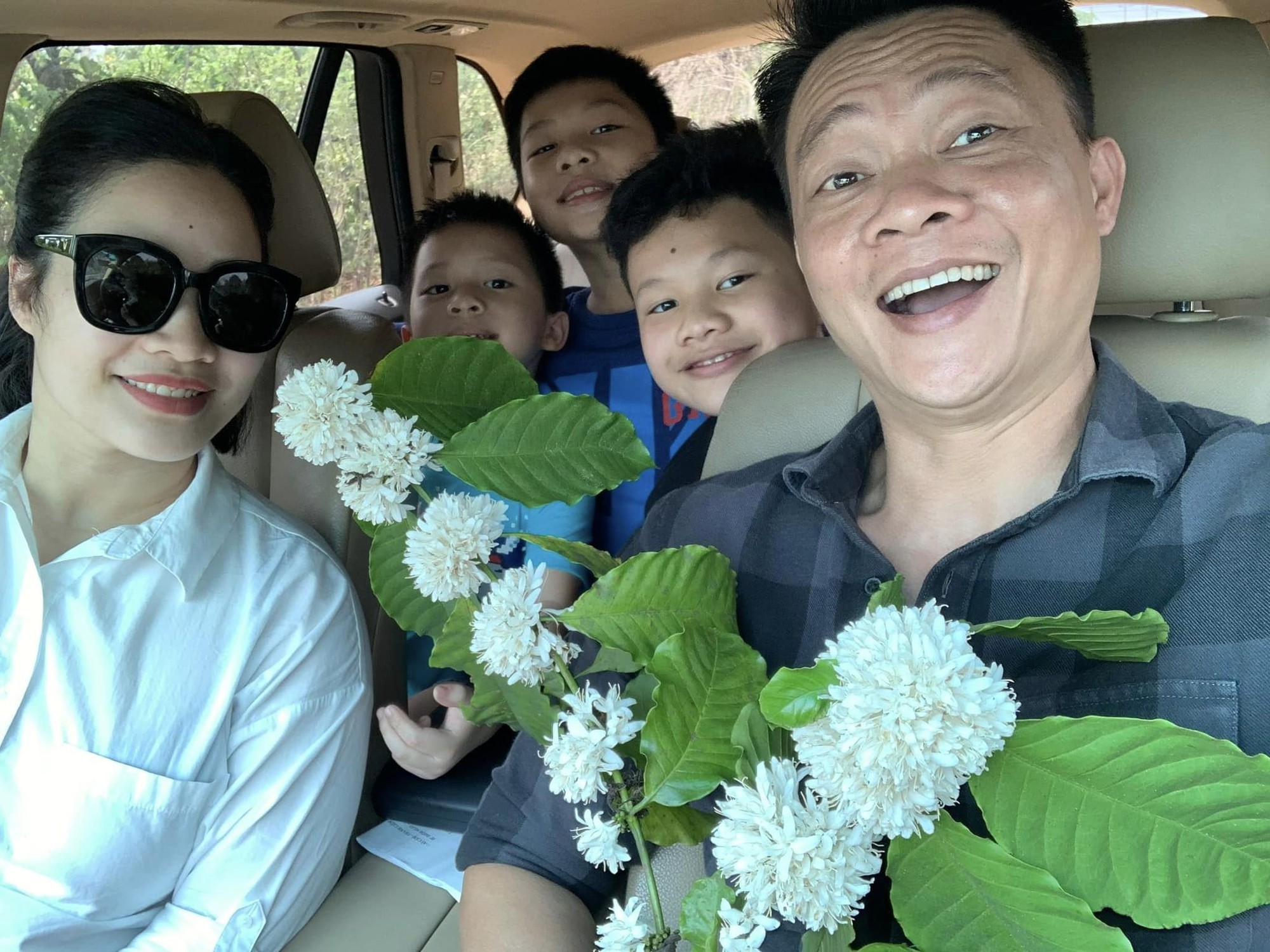 16 năm hôn nhân với 8 lần cãi vã của vợ chồng BTV Quang Minh - Ảnh 3.