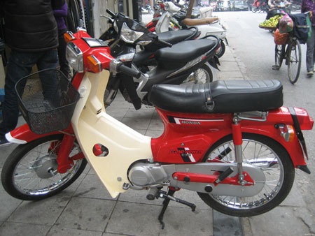 Xe máy &quot;huyền thoại&quot; từng khiến dân Việt mê mẩn: Honda DD đời 1998 vẫn có giá 700 triệu đồng - Ảnh 2.