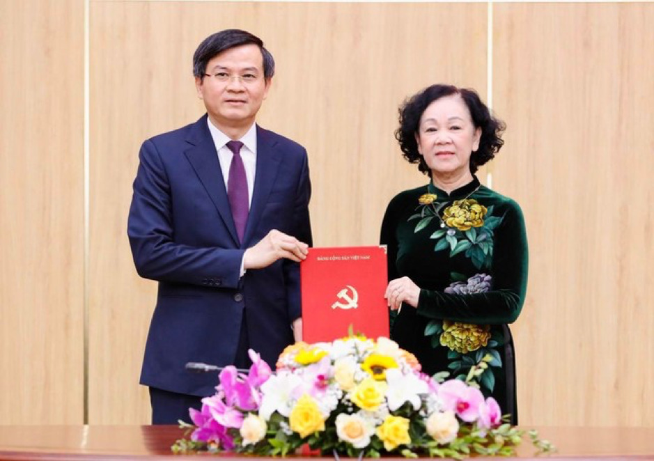 Tổng biên tập Tạp chí Cộng sản Đoàn Minh Huấn giữ chức Bí Thư Tỉnh ủy Ninh Bình - Ảnh 1.