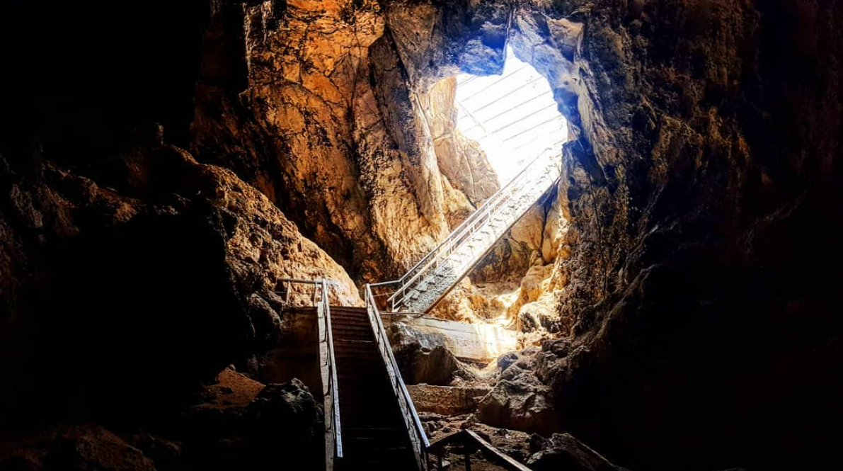 Hang Sơn Đoòng lọt top 10 hang ngầm đẹp nhất trên thế giới - Ảnh 2.
