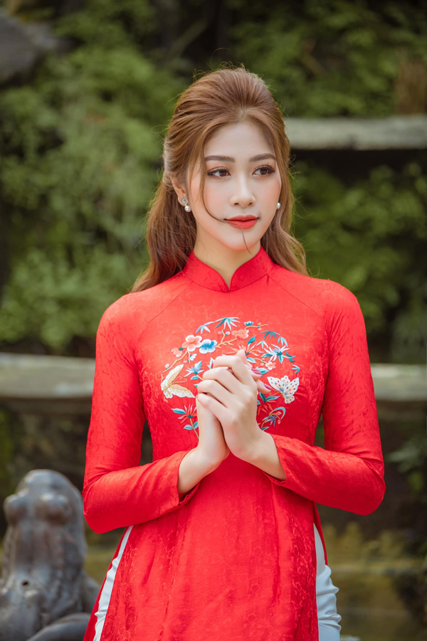 'Đối thủ' nặng ký của Đỗ Thị Hà trong Hoa hậu Việt Nam 2020: Nữ tiếp viên hàng không xinh đẹp, thông minh - Ảnh 9.