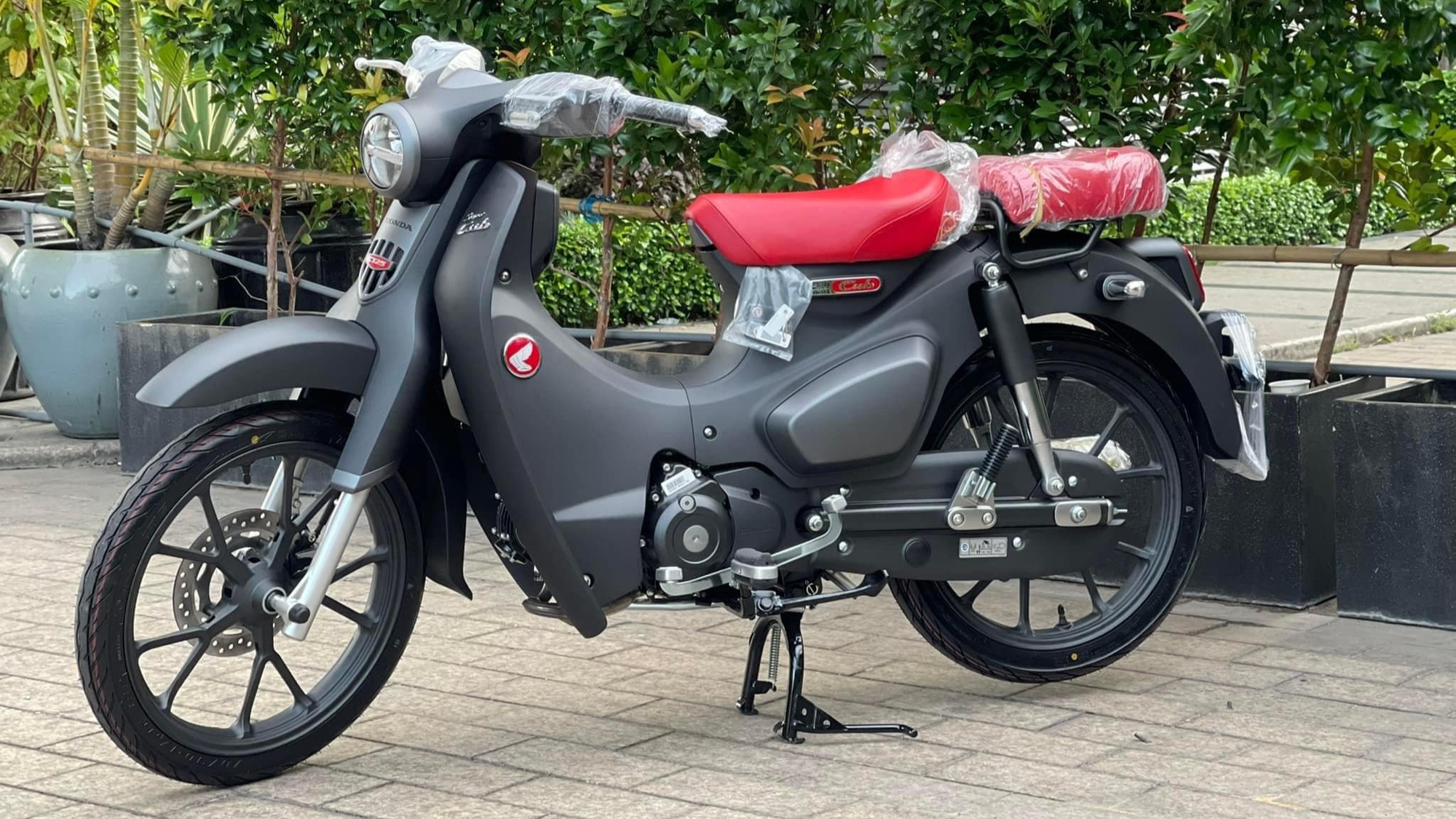 Xe máy &quot;huyền thoại&quot; từng khiến dân Việt mê mẩn: Honda Cub 81 &quot;kim vàng giọt lệ&quot; hot tận bây giờ, rao bán  tới hơn trăm triệu đồng - Ảnh 5.