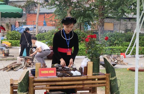 Tuyên Quang: Đông đảo du khách tham dự Lễ hội Hương sắc Na Hang và Festival chè Shan Tuyết  - Ảnh 14.