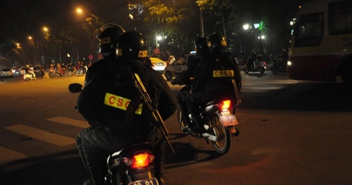 Cảnh sát hình sự truy bắt 20 thanh thiếu niên cầm dao 'diễu hành'