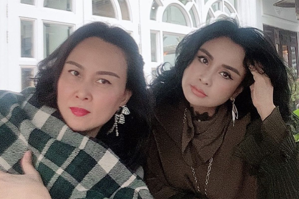 Hai con gái của Phượng Chanel  Sao việt  Việt Giải Trí