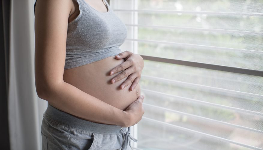 3 rủi ro khi mang thai và sinh con ở tuổi vị thành niên - Ảnh 2.