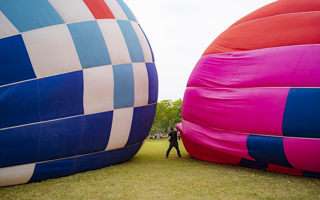 Video: Thích thú ngắm nhìn vẻ đẹp Cố đô Huế từ khinh khí cầu 'khổng lồ' - Ảnh 8.