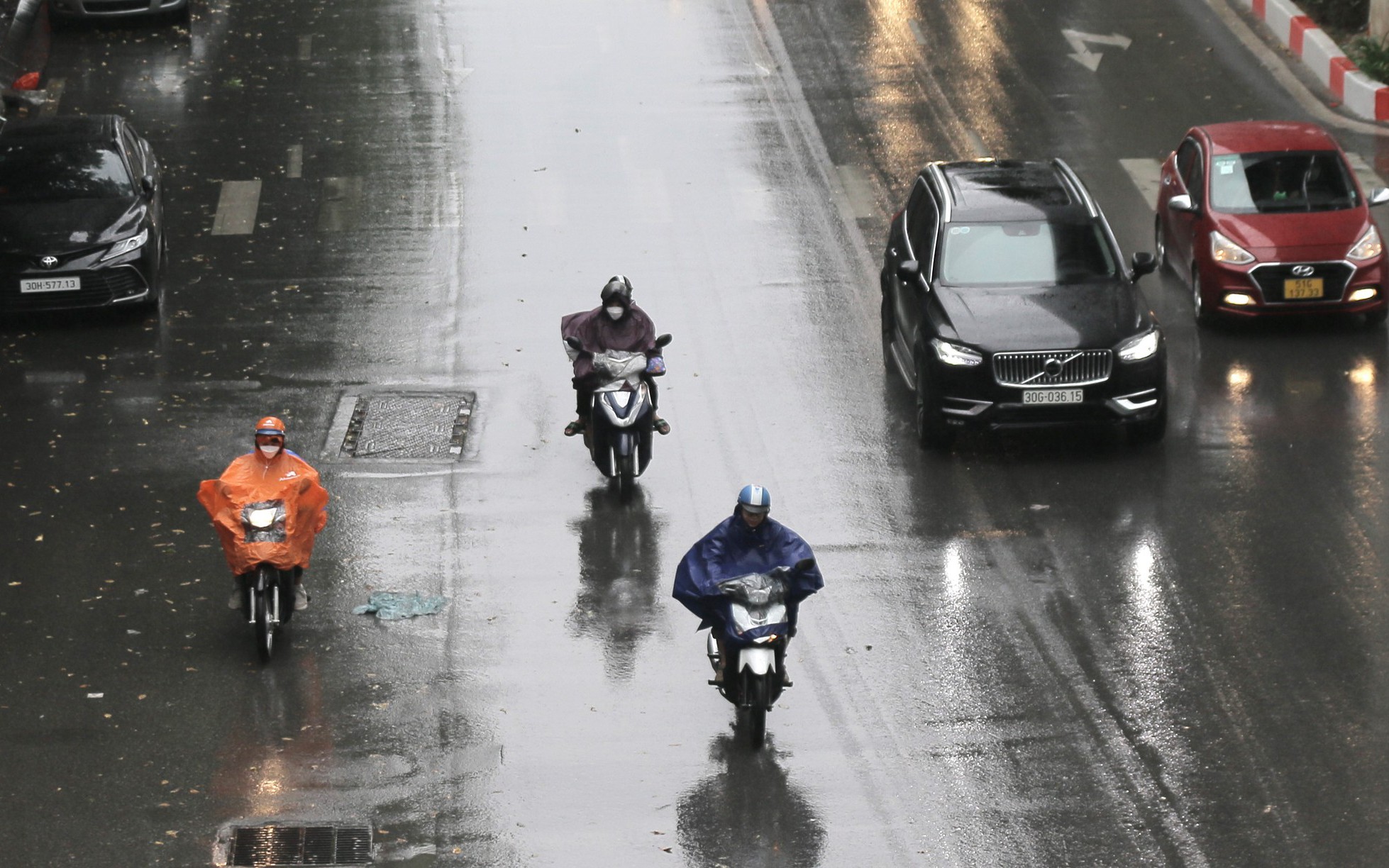 Thời tiết hôm nay 15/4: Bắc Bộ mưa to, lốc, sét cục bộ, kết thúc đợt nồm ẩm kéo dài