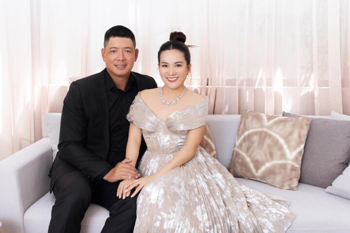 Hôn nhân ngọt ngào 15 năm của MC Bình Minh và vợ doanh nhân - Ảnh 1.