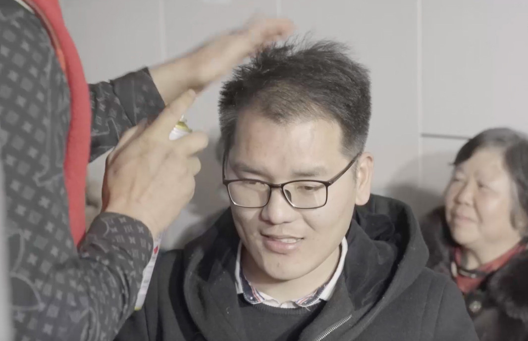 Đàn ông Trung Quốc livestream tìm vợ nhộn nhịp như bán hàng - Ảnh 2.