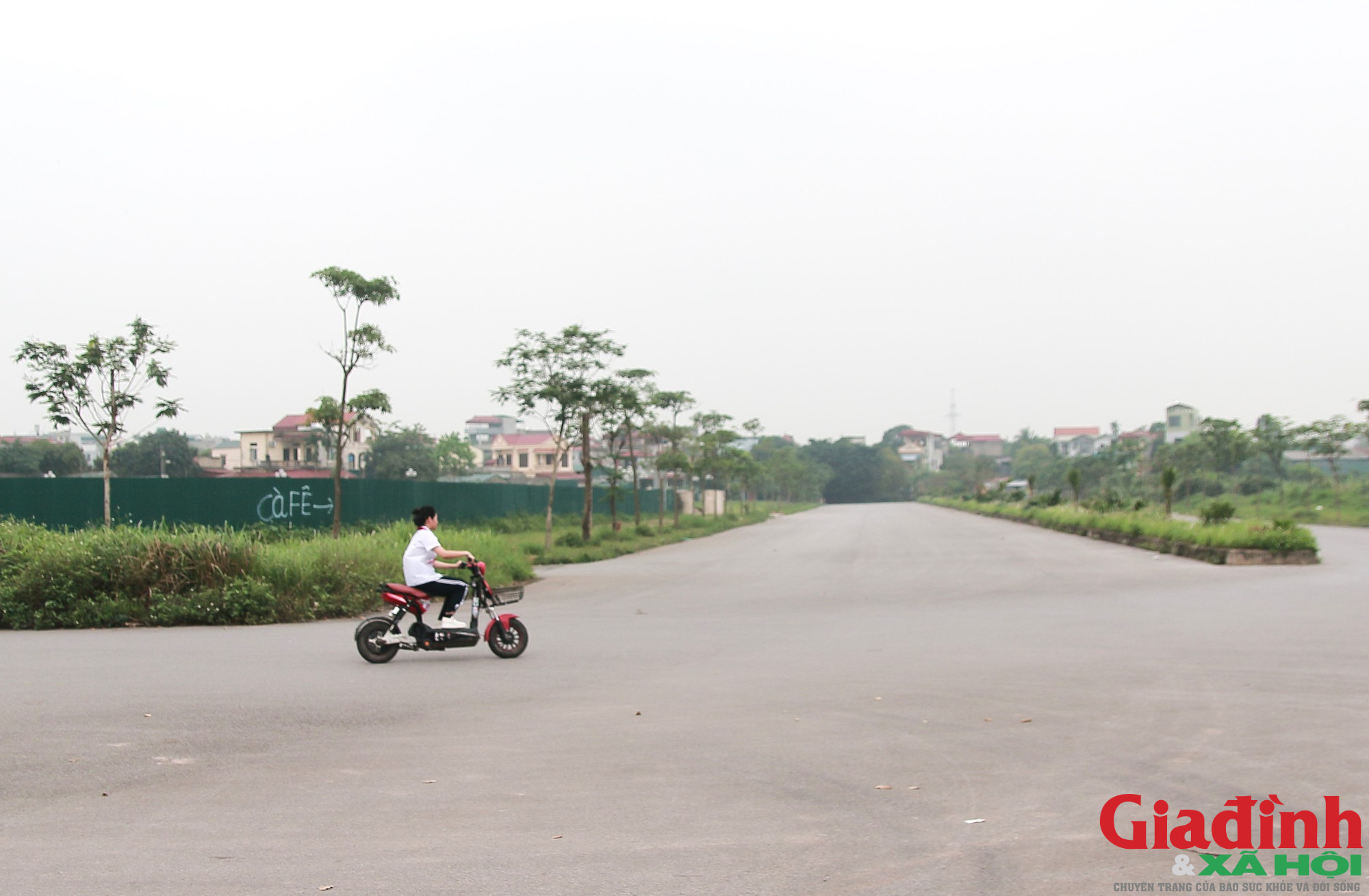 Hà Nội: Dù đã gắn biển 5 năm nhưng con đường 8 làn xe, rộng 48m vẫn &quot;cụt&quot; - Ảnh 4.