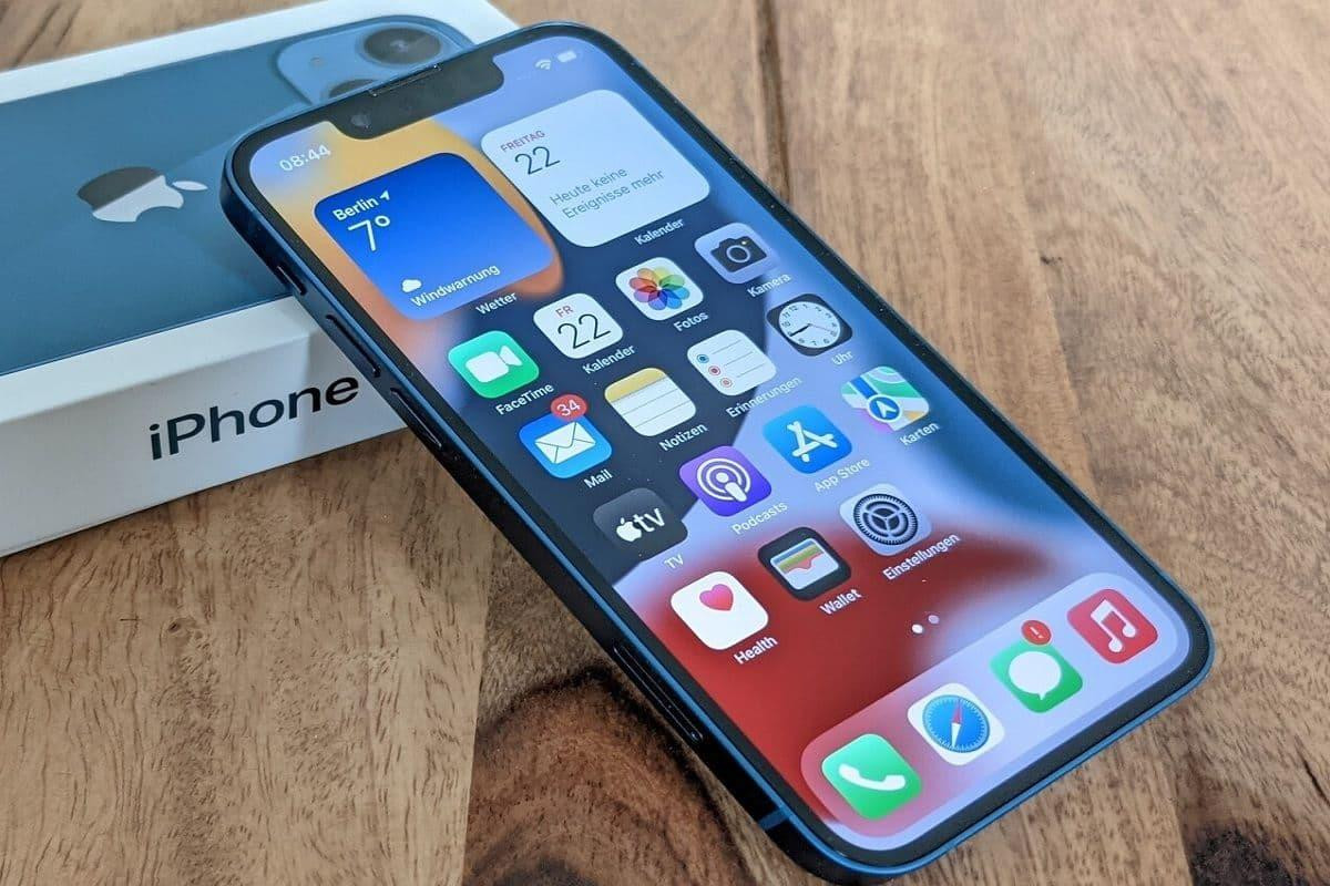 Giá iPhone 11, 12, 13... đồng loạt lao dốc kịch sàn, có mẫu chỉ còn hơn 8 triệu đồng - Ảnh 2.