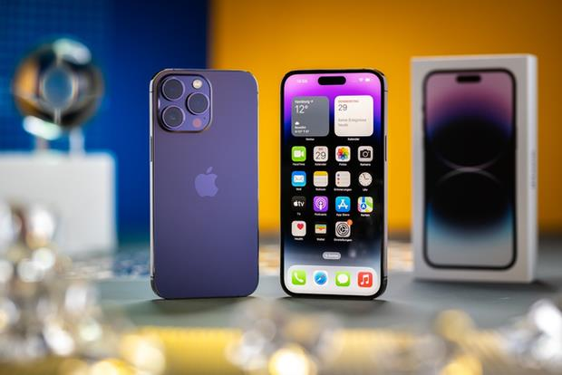 Giá iPhone 11, 12, 13... đồng loạt lao dốc kịch sàn, có mẫu chỉ còn hơn 8 triệu đồng - Ảnh 1.