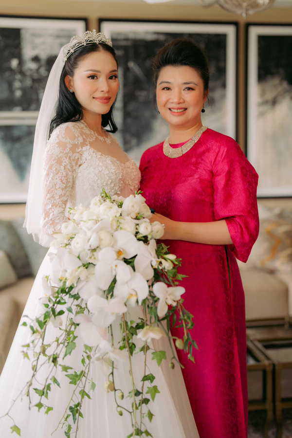Vợ chồng Linh Rin - Phillip Nguyễn trước thềm đám cưới ở Việt Nam: Tình cảm nồng nàng như ngôn tình - Ảnh 6.